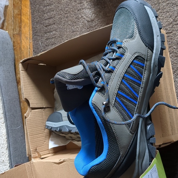 Waterproof hiking shoe Size 13 mens - Picture 2 of 4